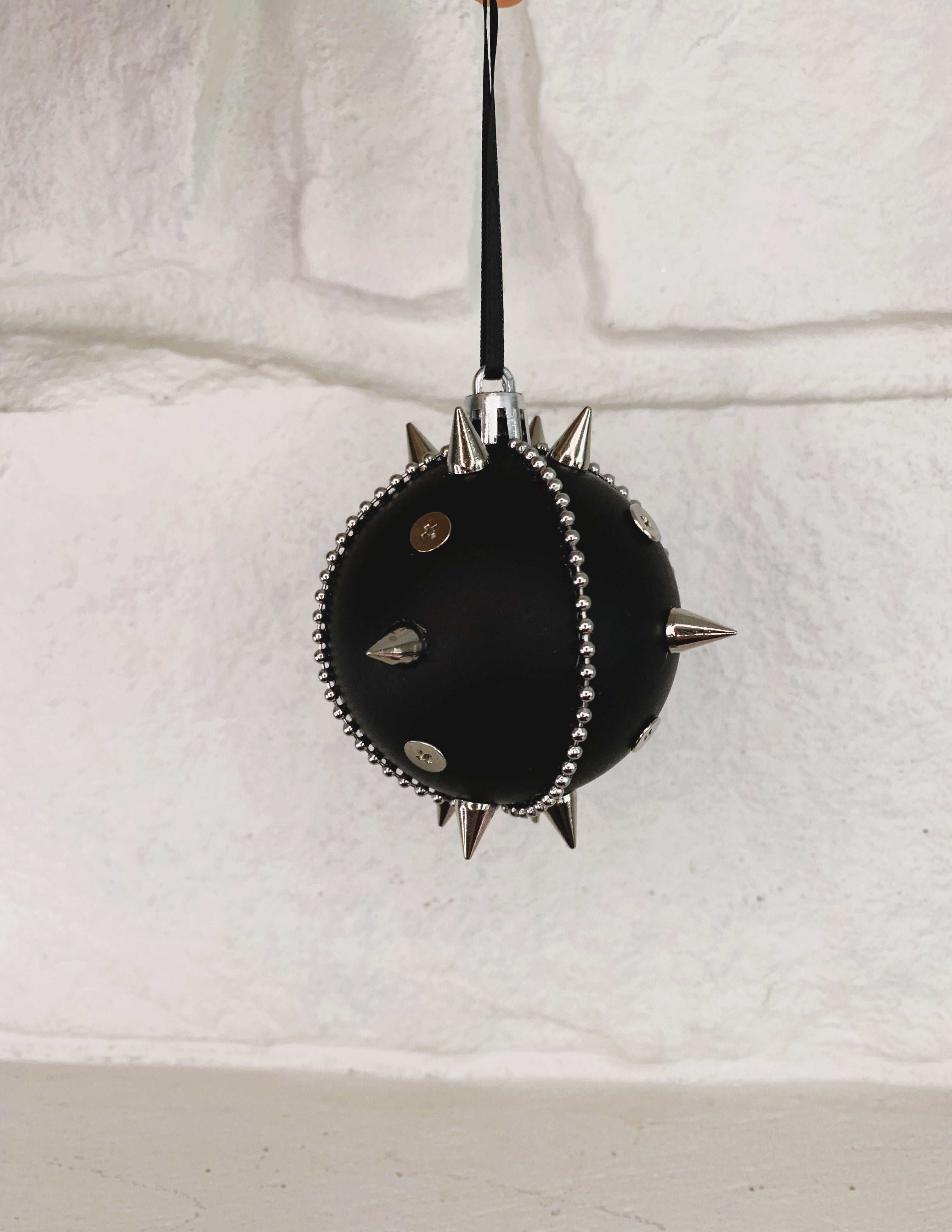 Obsidian Maiden Decoration