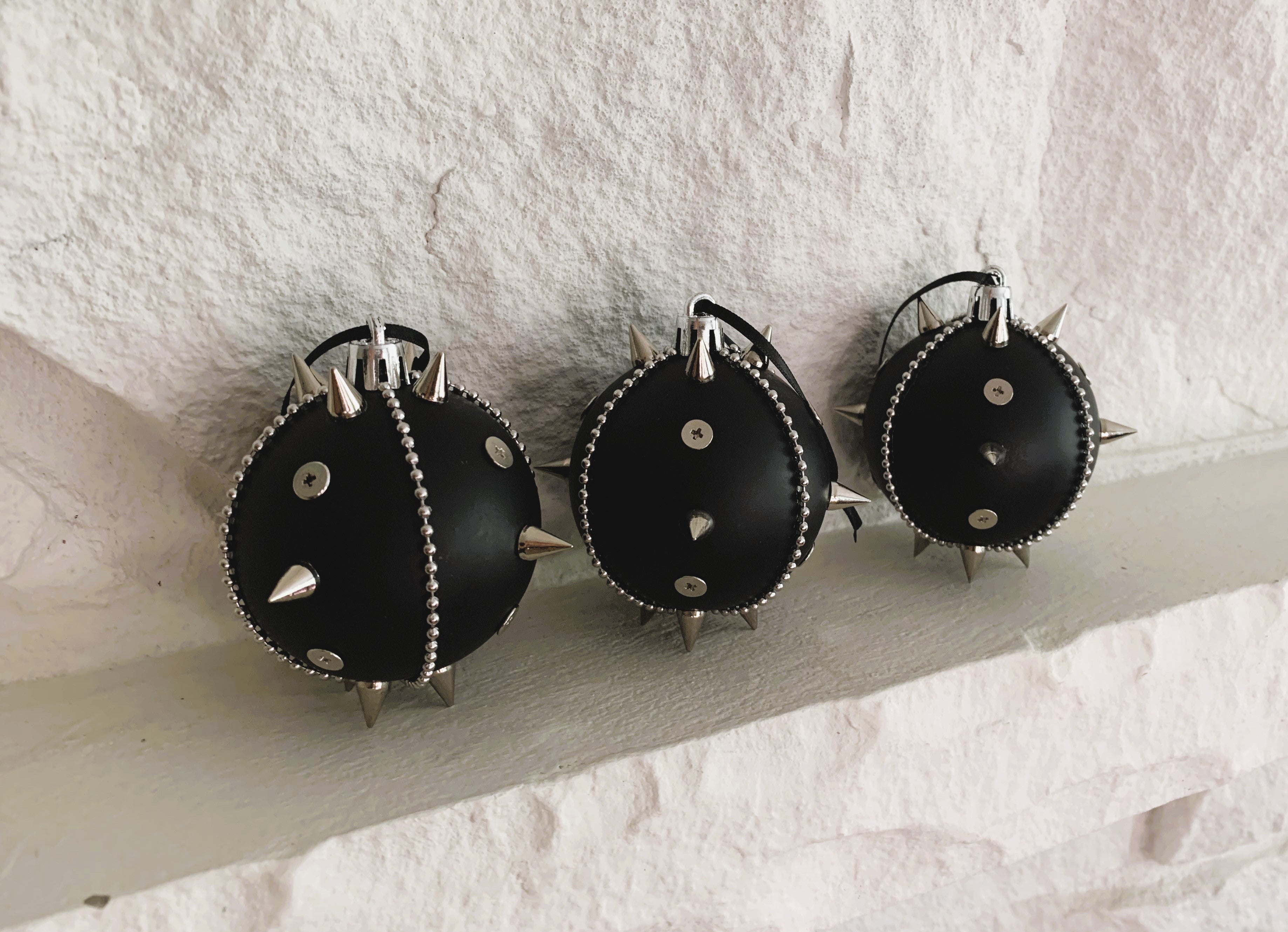 Obsidian Maiden Decoration