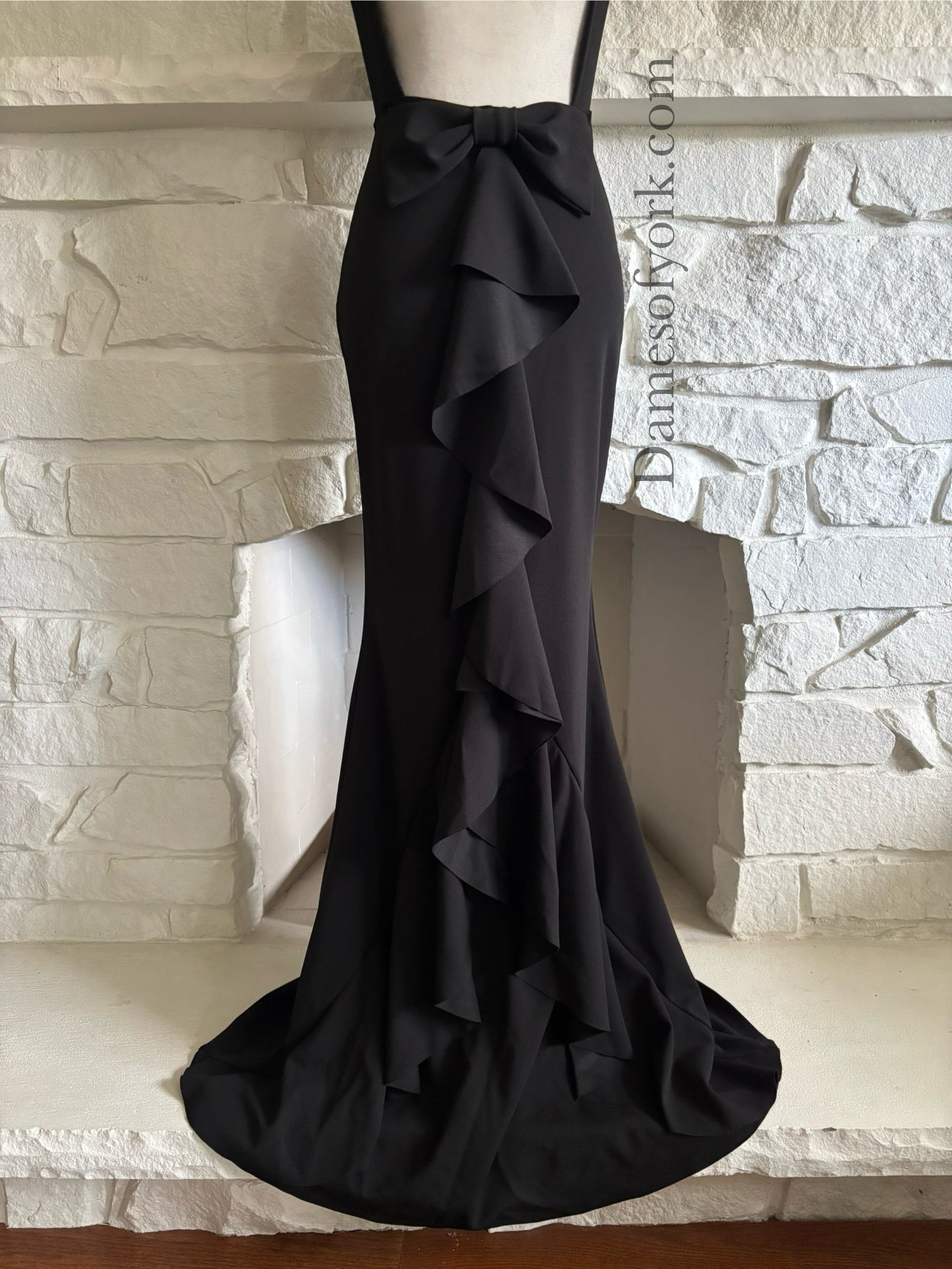 Obsidian Siren Gown