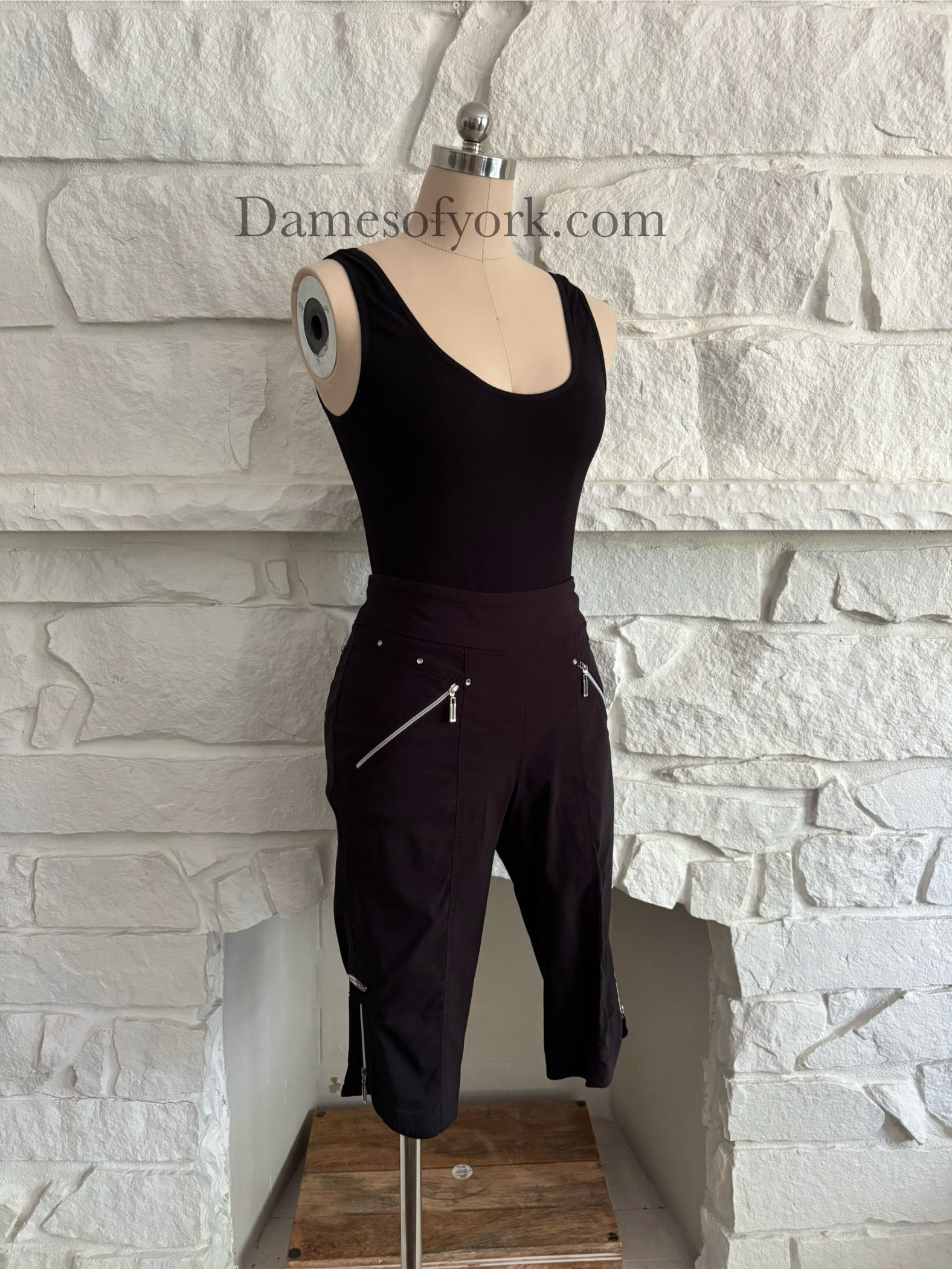 Zipper Capris