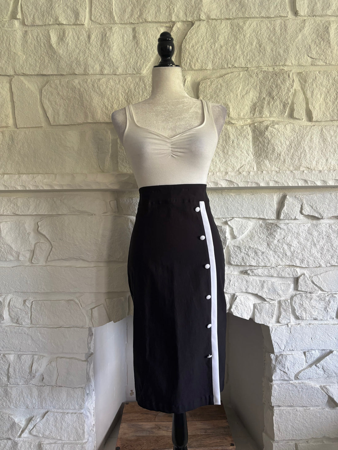 Vintage-Inspired Pencil Skirt