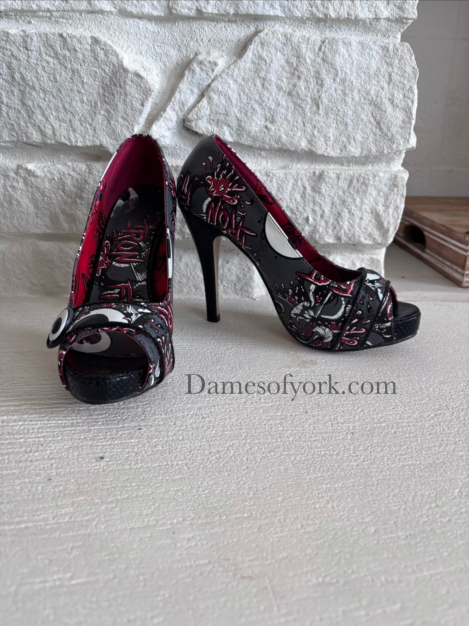 All Eyes on You Heels