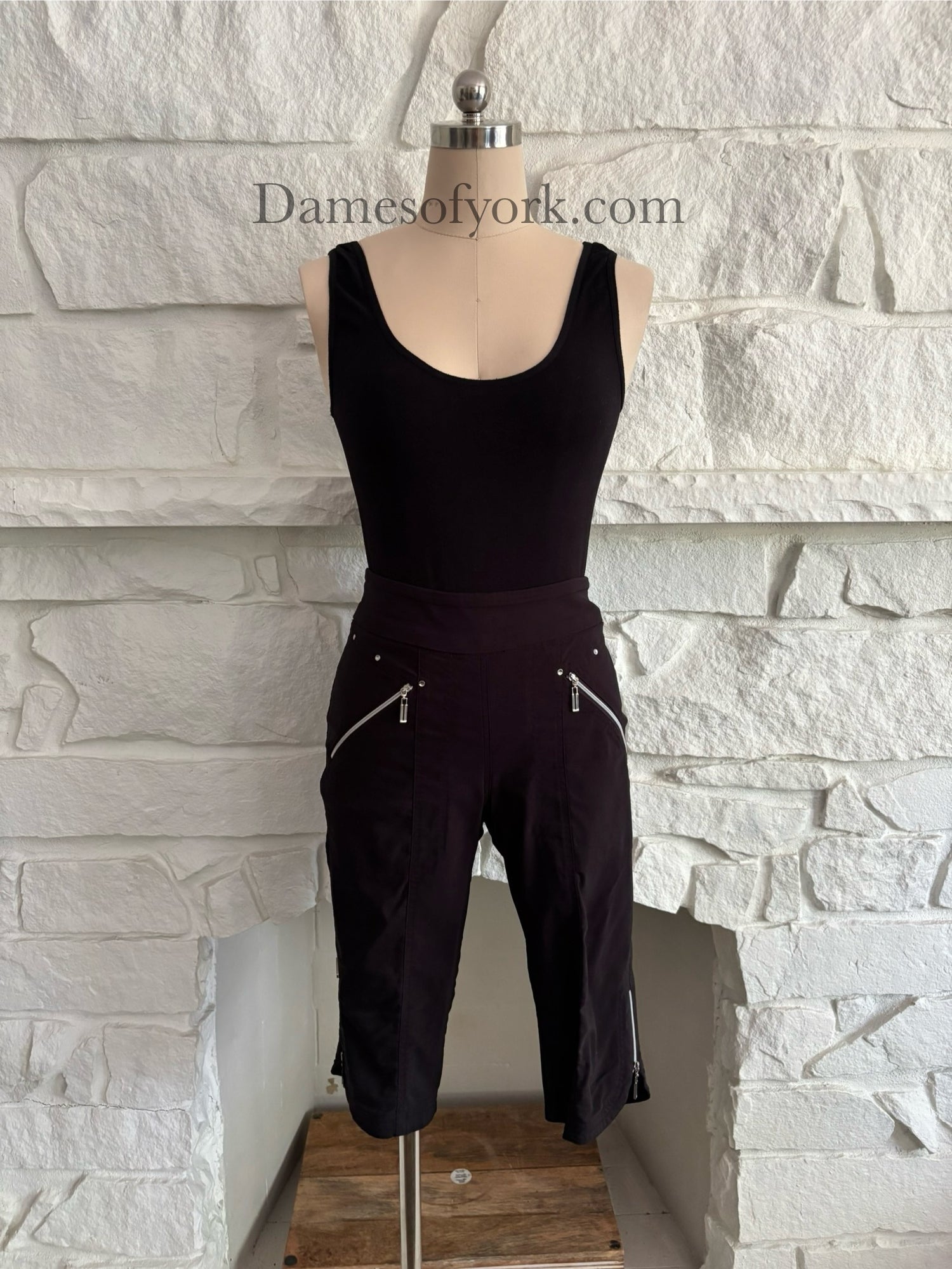 Zipper Capris