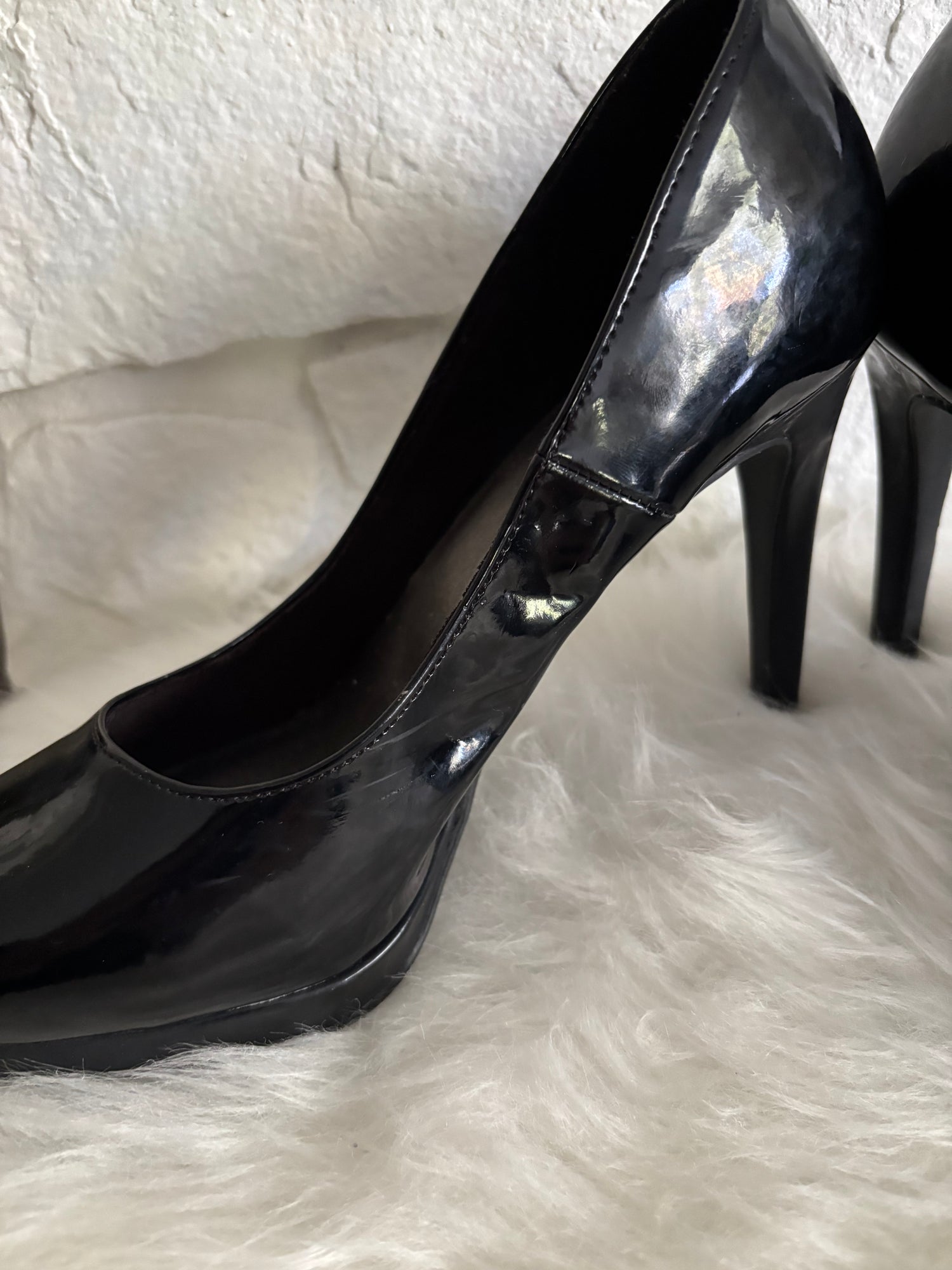 Obsidian Heels