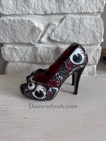 All Eyes on You Heels