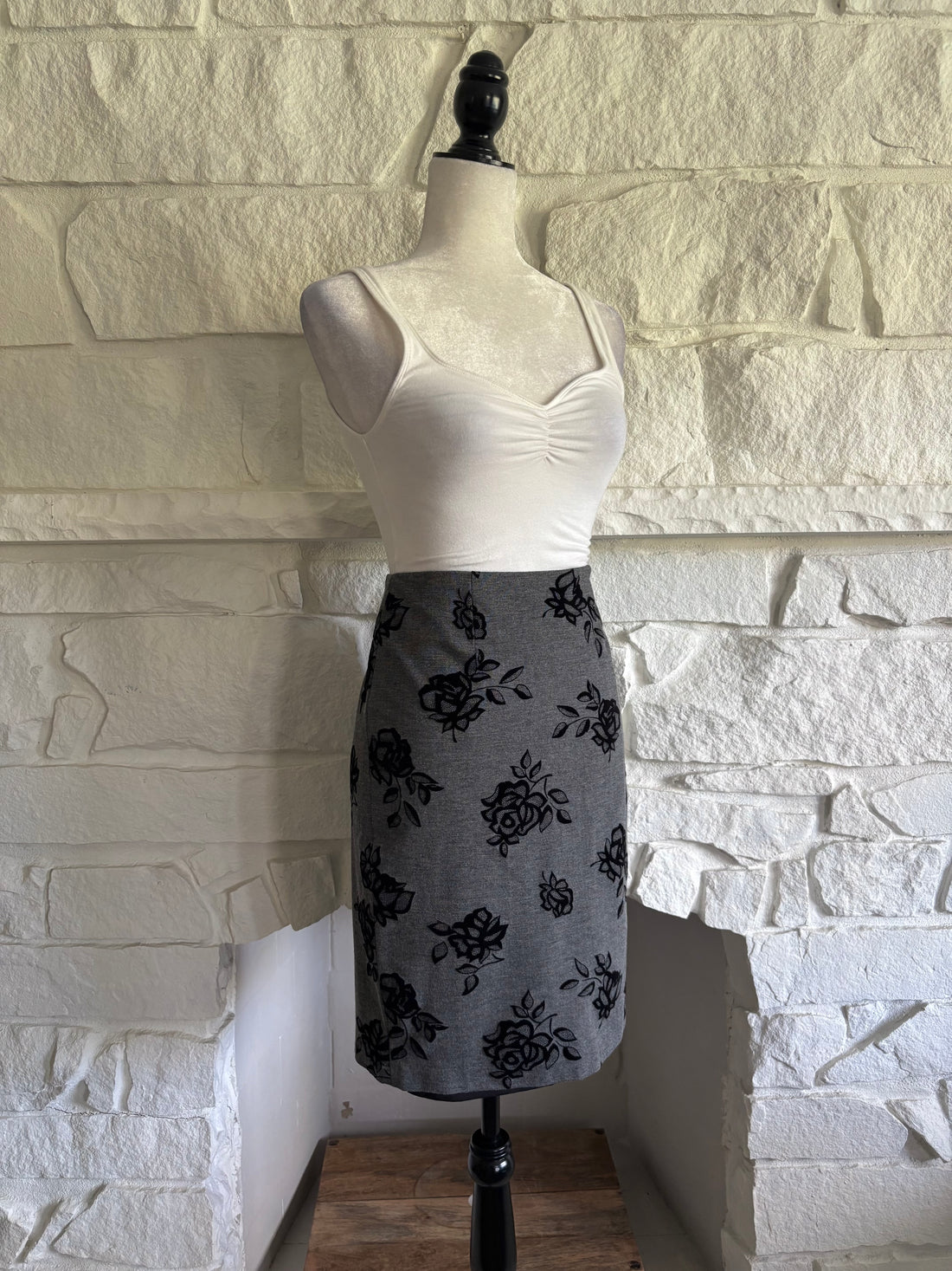 Grey Velvet Rose Pencil Skirt