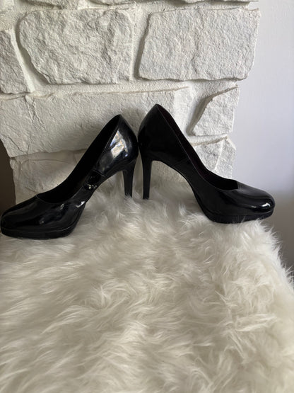 Obsidian Heels