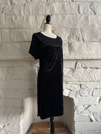 Short-Sleeve Velvet Dress